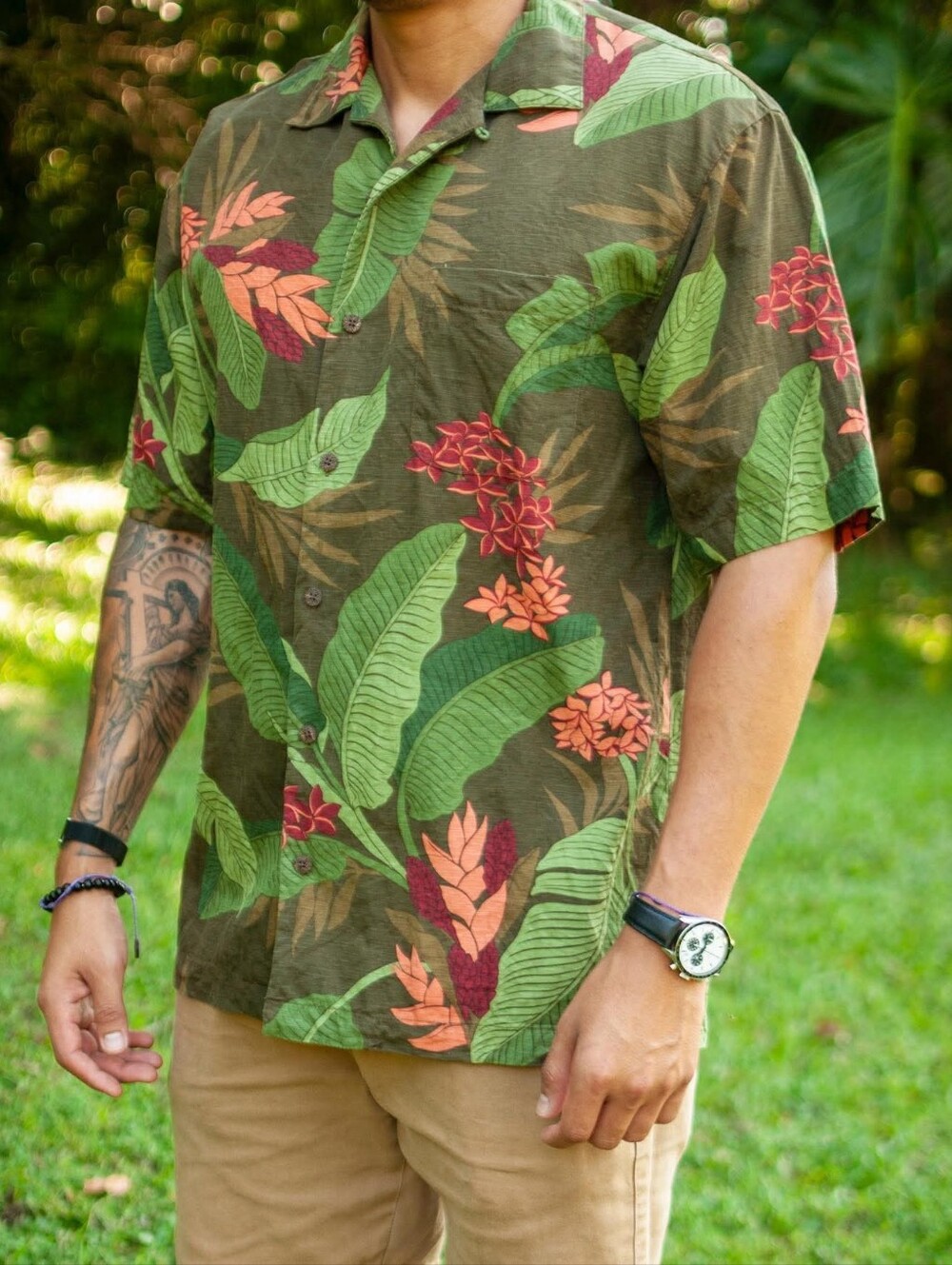 Tommy Bahama Hawaiian Shirt Mens Medium Tropical Aloha 100% Silk Beach Vintage